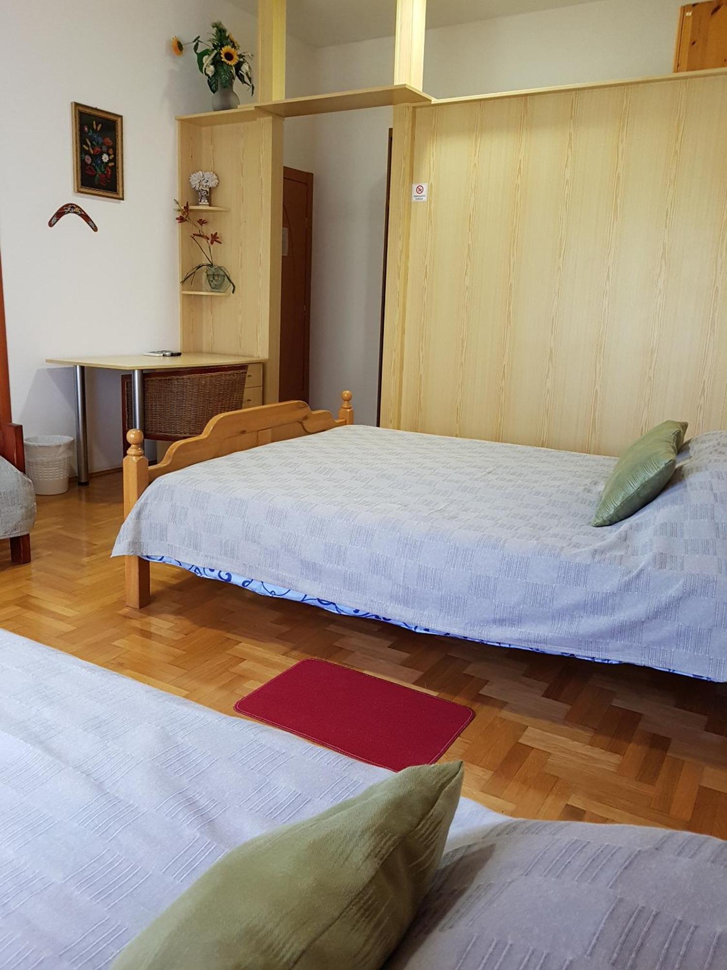 Prenociste Klas Pleternica Стая снимка