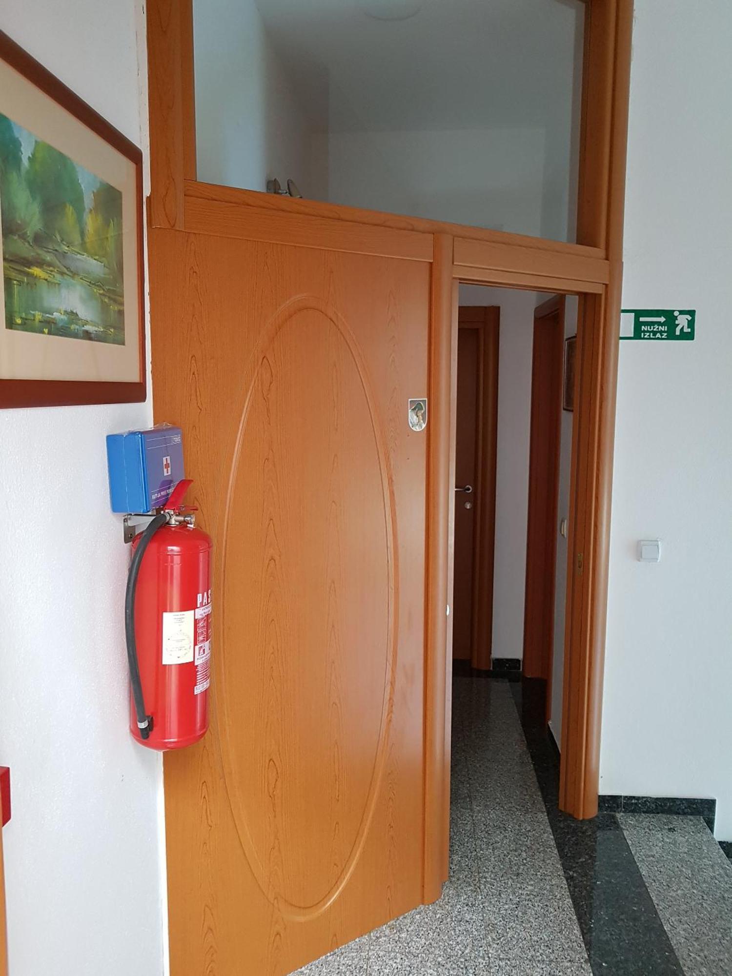 Prenociste Klas Pleternica Стая снимка